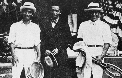 1921（大正10）年、デ杯チャレンジ・ラウンドにのぞむ日本チーム。左から、清水善造、柏尾誠一郎、熊谷一彌
