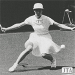 日本人女子選手として初めて全米選手権（1952年初）、全英選手権（1954年初）に参加した加茂幸子